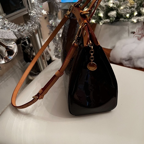 Louis Vuitton MM Brea Shoulder Bag - Picture 3 of 9